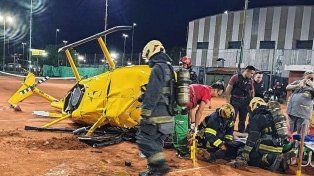 Cayó un helicóptero sobre una canchas de tenis en Buenos Aires
