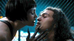 El beso de la mujer araña, protagonizada por Jennifer López y Tonatiuh, tiene en su elenco al rosarino Federico Salles