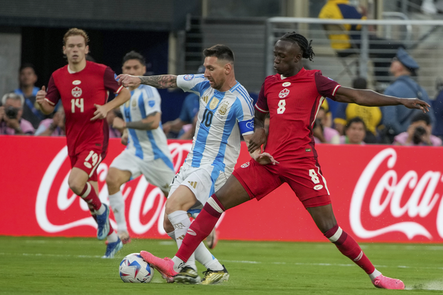 Argentina se pone en ventaja ante Canadá