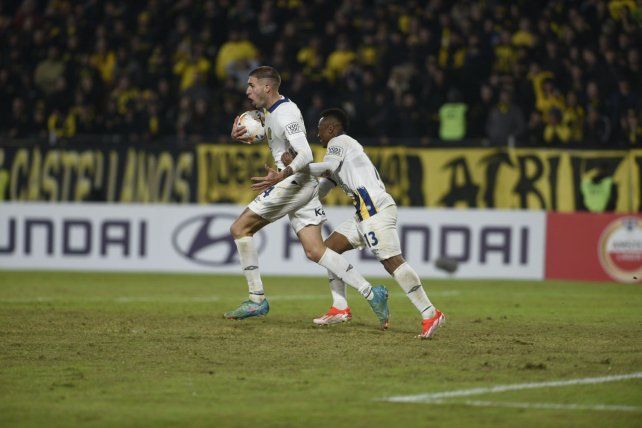 Módica anotó el gol ante Peñarol en la última presentación canalla.