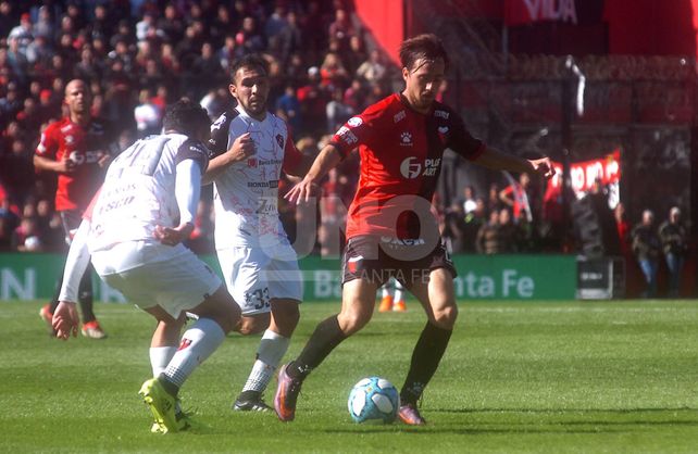 Christian Bernardi lucha por un lugar para el debut de Colón