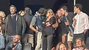 La chica en cuestión se llama Clara Chía Martí, tiene 23 años y trabaja para la empresa de Piqué