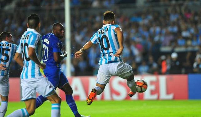 Racing va a Brasil con la intención de ganar su grupo