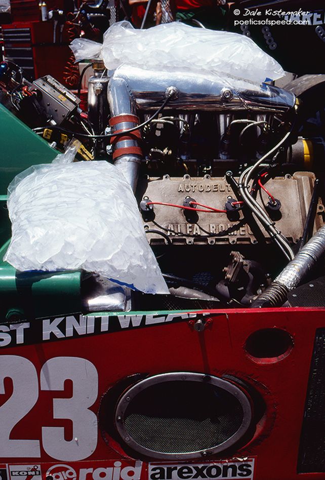 Hielo en las partes sensibles del motor Alfa Romeo de Ricardo Patresse.