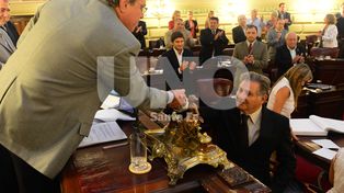 La salida de Bielsa sólo aportó más chispazos en Legislatura