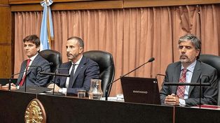Disponen mayor custodia para los jueces que juzgan a CFK