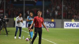 Heinze decidió 10 cambios nominales y otro esquema, con poco tiempo de preparación. &nbsp;