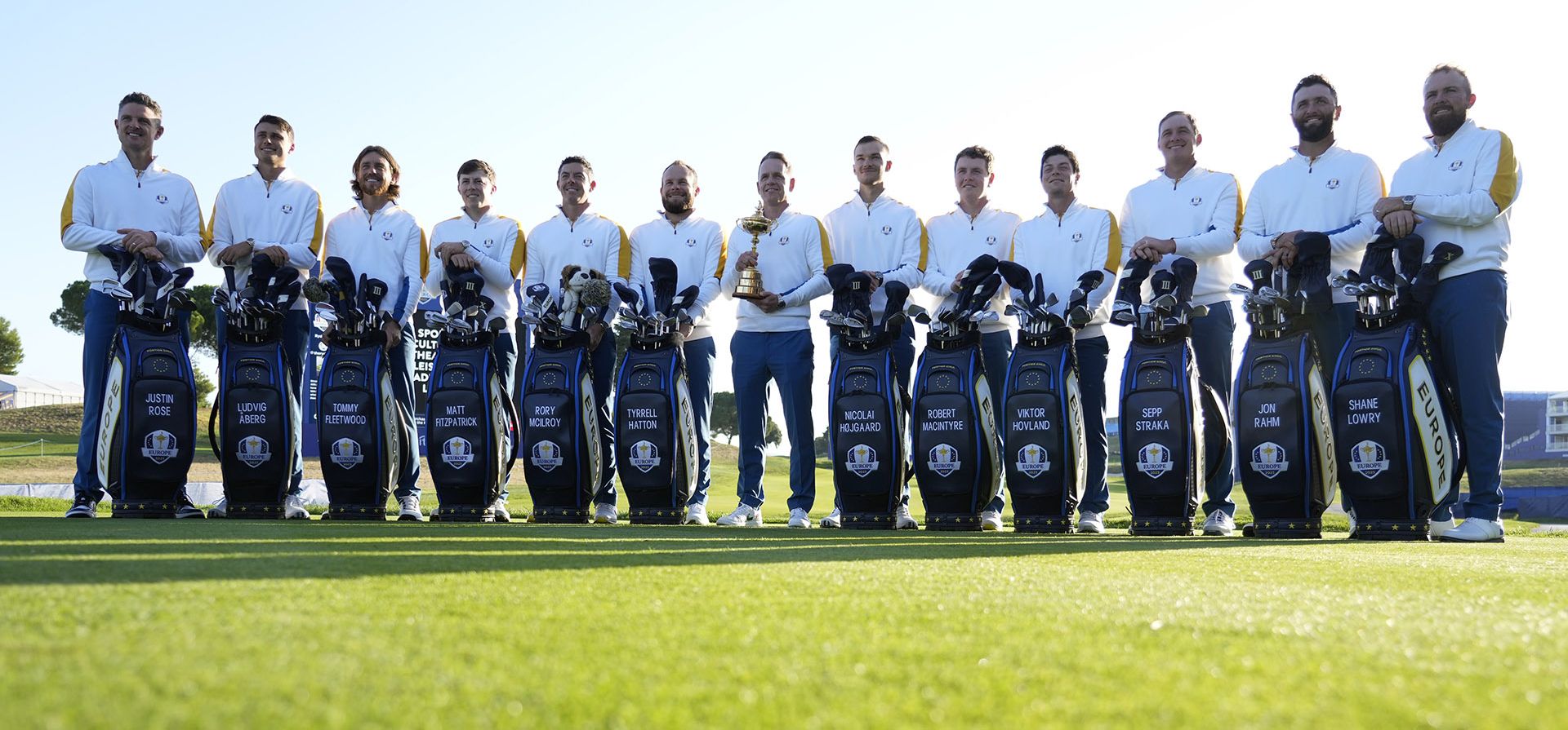 El equipo de la Copa Ryder de Europa posa en el primer green para la foto grupal en el Club de Golf Marco Simone en Guidonia Montecelio, Italia, el martes 26 de septiembre de 2023. La Copa Ryder comienza el 29 de septiembre en el Club de Golf Marco Simone. (Foto AP/Andrew Medichini) El equipo de la Copa Ryder de Europa posa en el primer green para la foto grupal en el Club de Golf Marco Simone en Guidonia Montecelio, Italia, el martes 26 de septiembre de 2023. La Copa Ryder comienza el 29 de septiembre en el Club de Golf Marco Simone. (Foto AP/Andrew Medichini)
