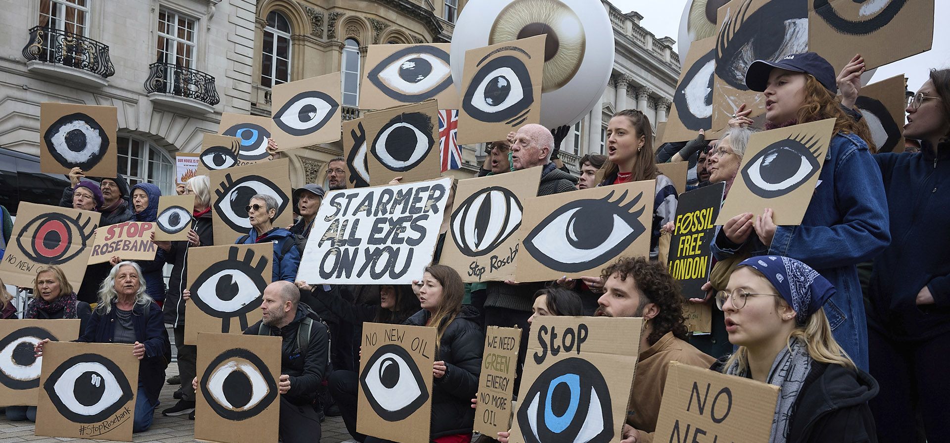 Activistas climáticos protestan frente a la Cumbre de Energía de la AIE en Londres el jueves 24 de abril de 2025, instando a Keir Starmer a detener los nuevos proyectos de petróleo y gas. (Jon Cardwell/AP Content Services para Avaaz.org) Activistas climáticos protestan frente a la Cumbre de Energía de la AIE en Londres el jueves 24 de abril de 2025, instando a Keir Starmer a detener los nuevos proyectos de petróleo y gas. (Jon Cardwell/AP Content Services para Avaaz.org)