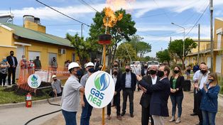 Bordet inauguró la ampliación de la red de gas en Caseros