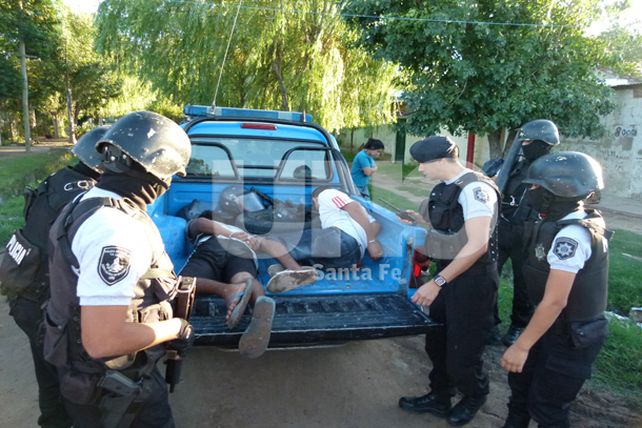 Allanamientos con detenidos en el barrio El Chaqueño en Guadalupe oeste