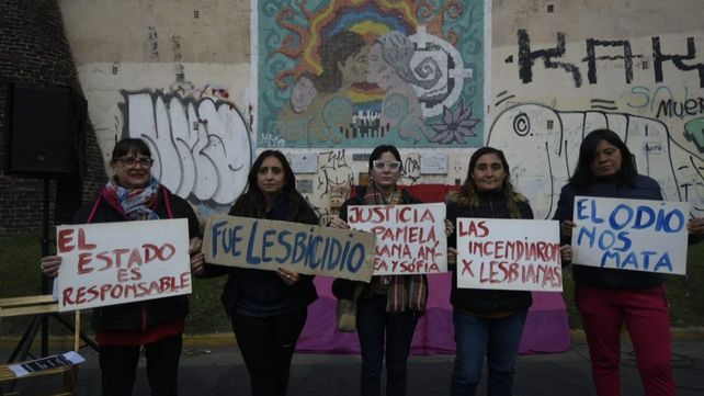 El estado es responsable y Fue lesbicidio son algunas de las consignas que se vieron en la manifestación.