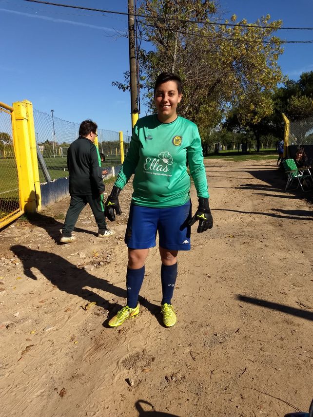 Asociación Rosarina de Fútbol: Solange Menotti reparte su vida en el fútbol y como inspectora de transito
