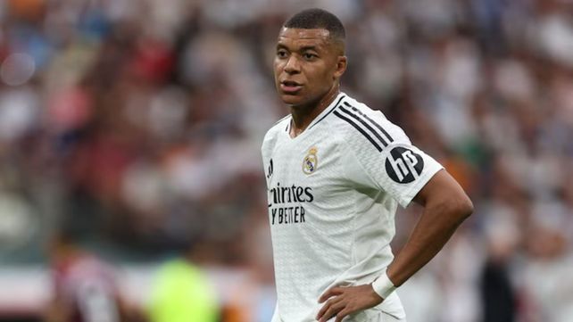 Mbappé pudo volver a tomar el control de sus redes sociales y los posteos fueron eliminados.