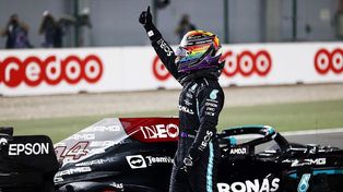 El piloto de Mercedes estableció una nueva marca al conseguir la 102º pole position.