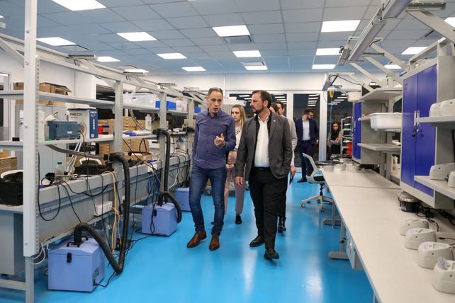 Sujarchuk durante su visita por la incubadora Uovo