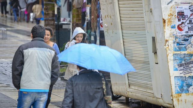 Jornada con cielo parcialmente nublado, probabilidad de lluvias y una máxima de 15 grados