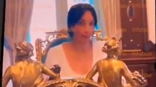 El expresidente filmó a la periodista cuando lo visitó en el despacho presidencial.