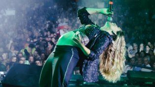 Jimena Barón arriba del escenario luciendo su pancita&nbsp;