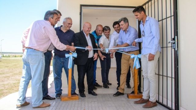 corte de cintas. Las autoridades habilitaron oficialmente las flamantes instalaciones del Girsu 5J.