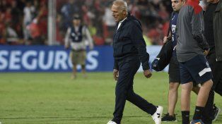El DT canalla mantiene la calma a pesar de los resultados.