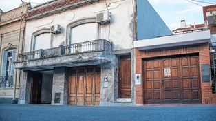 Cocheras dobles y entradas de autos