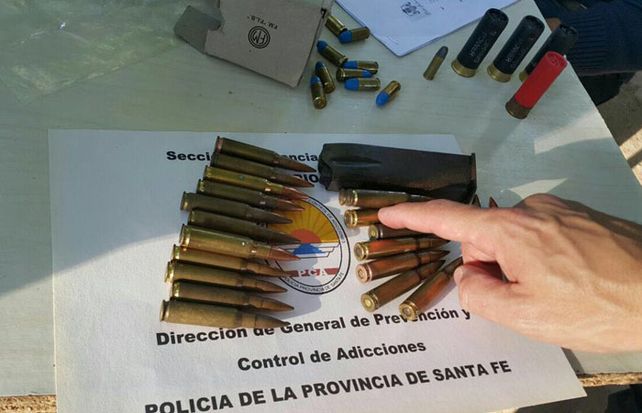 Dos hombres fueron detenidos y dos mujeres demoradas en los allanamientos en Villa Gobernador Gálvez.