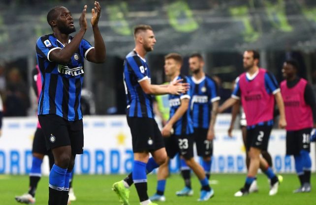 Inter empató sobre la hora y no pudo alcanzar a Milan.