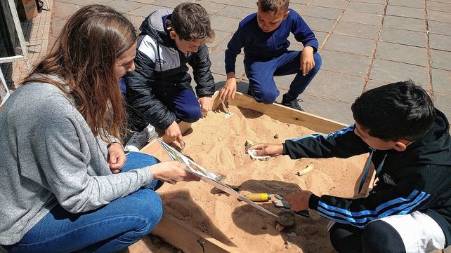 Estudiantes y docentes participaron de las actividades brindadas por los integrantes del Centro de Investigación Científica y Transferencia de Tecnología a la Producción