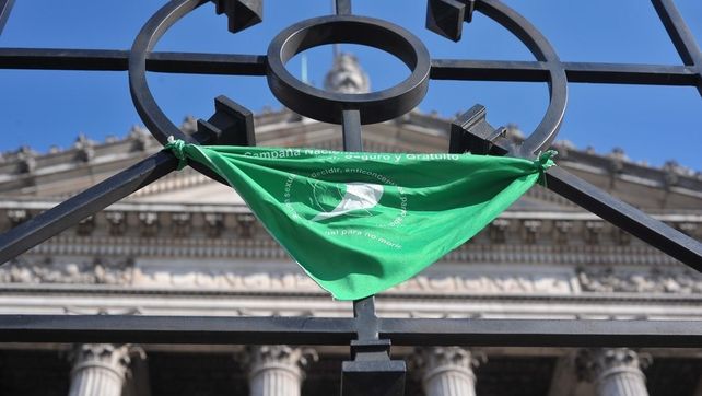 La ONU recomendó garantizar la práctica segura del aborto para las menores
