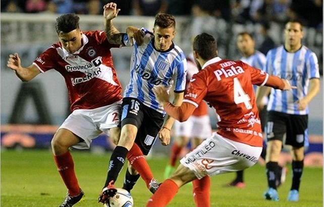 Racing visita a Racing en el cierre de la actividad sabatina