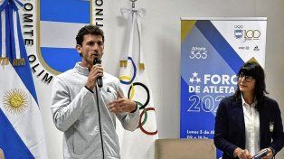 El garrochista santafesino Germán Chiaraviglio participó del IIIº foro de atletas en Buenos Aires.