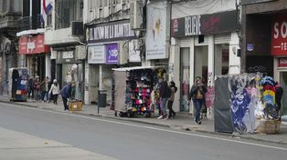 Hay cerca de 1.500 puesteros registrados en Rosario y buscan regular los productos que comercializan en las calles.