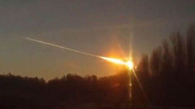 ¿Meteorito o bólido incandescente?: una bola de fuego iluminó el cielo rosarino en plena tarde