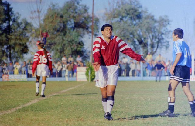 La increíble historia de un gesto y una foto de Maradona en Totoras, que conmovieron al mundo