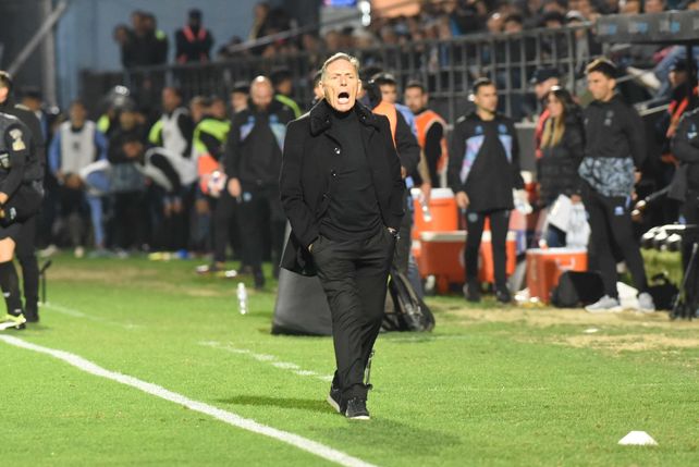 Miguel Russo vivió el partido en Córdoba ante Belgrano de manera particular.