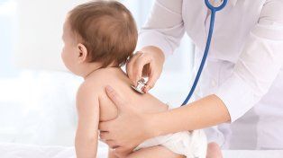Hay casos de tos convulsa o coqueluche confirmados en 19 provincias, con siete niños muertos. La Sociedad Argentina de Pediatría advierte por la baja vacunación