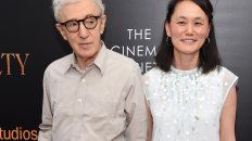 Woody Allen se casó con Soon-Yi Previn, la hija adoptiva de Mia Farrow. Woody Allen se casó con Soon-Yi Previn, la hija adoptiva de Mia Farrow.