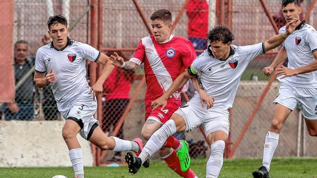 La Reserva de Colón empató 2-2 con Argentinos Juniors.