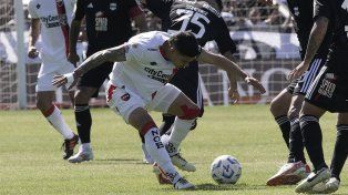 Rodrigo Fernández Cedrés, mediocampista de Newells, no estaría presente ante Lanús por lesión.