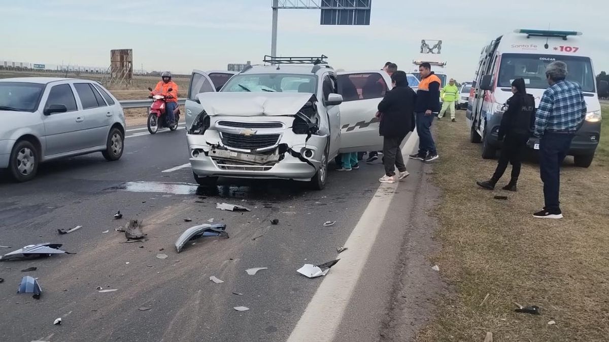Violento choque en la autopista a Córdoba dejó como saldo tres heridos