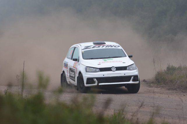 Baucero hizo valer la localía en la A6 del Rally Entrerriano.