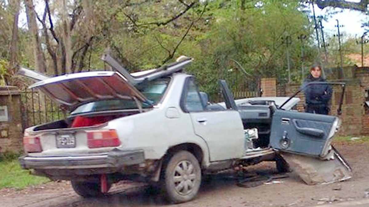 Una víctima fatal en un choque múltiple de tres autos y un colectivo
