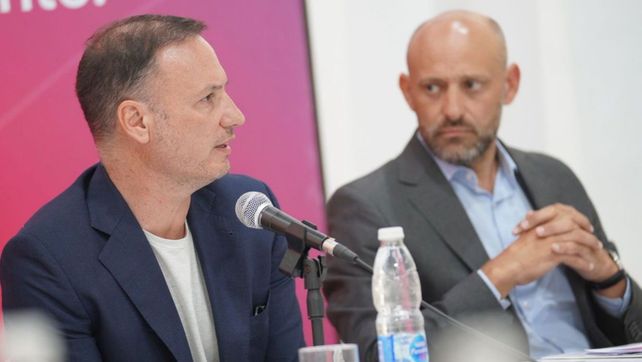 Los ministros Lisandro Enrico y Gustavo Puccini se reunieron con siete intendentes de ciudades portuarias.