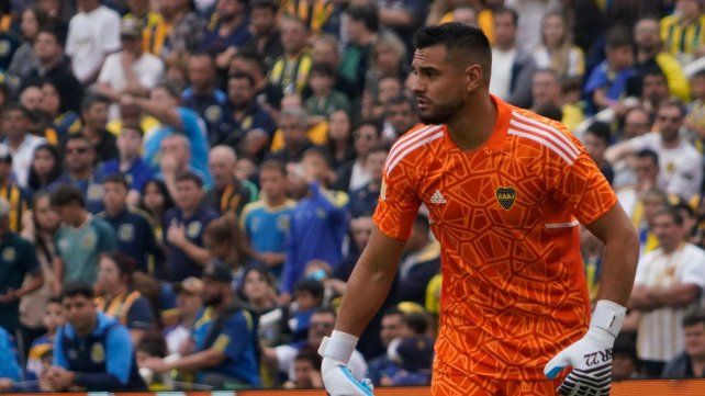 Chiquito Romero seguirá en el arco de Boca hasta diciembre de 2025
