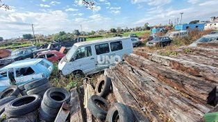 En el predio de la Estación Belgrano. Piden erradicar un depósito de vehículos abandonados.&nbsp;