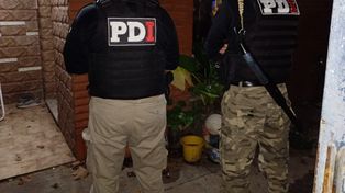 Sunchales: la PDI allanó una vivienda por amenazas virales en escuelas de la región y aprehendieron a un menor de 16 años