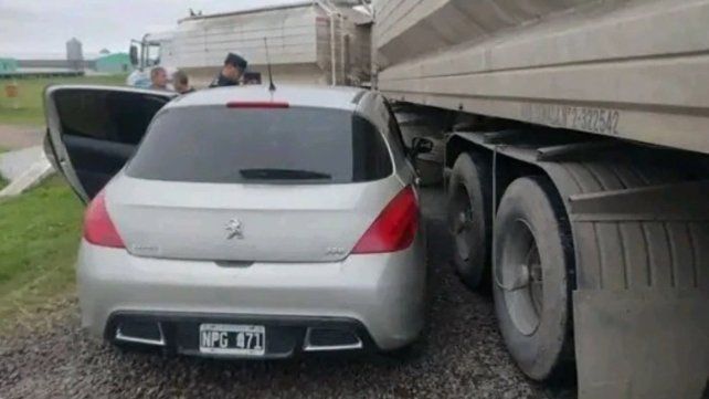 Este miércoles 1 de mayo se produjo un choque entre un automóvil y un camión en la ruta nacional 12