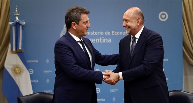 Sergio Massa desplegó ayer una intensa agenda de campaña en Santa Fe acompañado por el gobernador Omar Perotti.