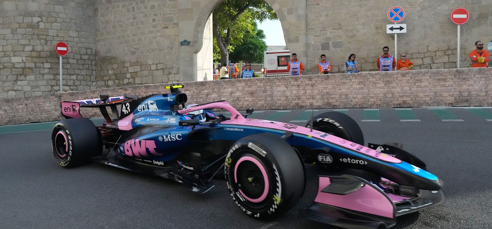 El piloto argentino de Alpine, Franco Colapinto, conduce su monoplaza durante la segunda sesión de entrenamientos libres previa al Gran Premio de Azerbaiyán de Fórmula 1, en Bakú, Azerbaiyán, el jueves 24 de septiembre de 2026. (Foto AP/Darko Bandic) El piloto argentino de Alpine, Franco Colapinto, conduce su monoplaza durante la segunda sesión de entrenamientos libres previa al Gran Premio de Azerbaiyán de Fórmula 1, en Bakú, Azerbaiyán, el jueves 24 de septiembre de 2026. (Foto AP/Darko Bandic)